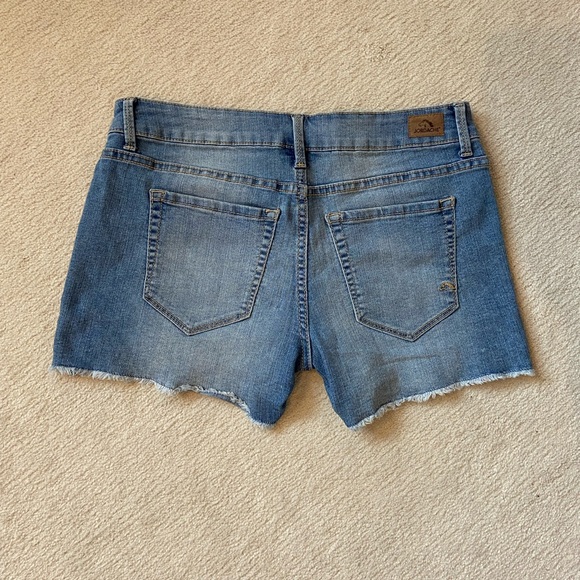 Vintage Jordache Flower Embroidered Jean Shorts - Picture 2 of 5